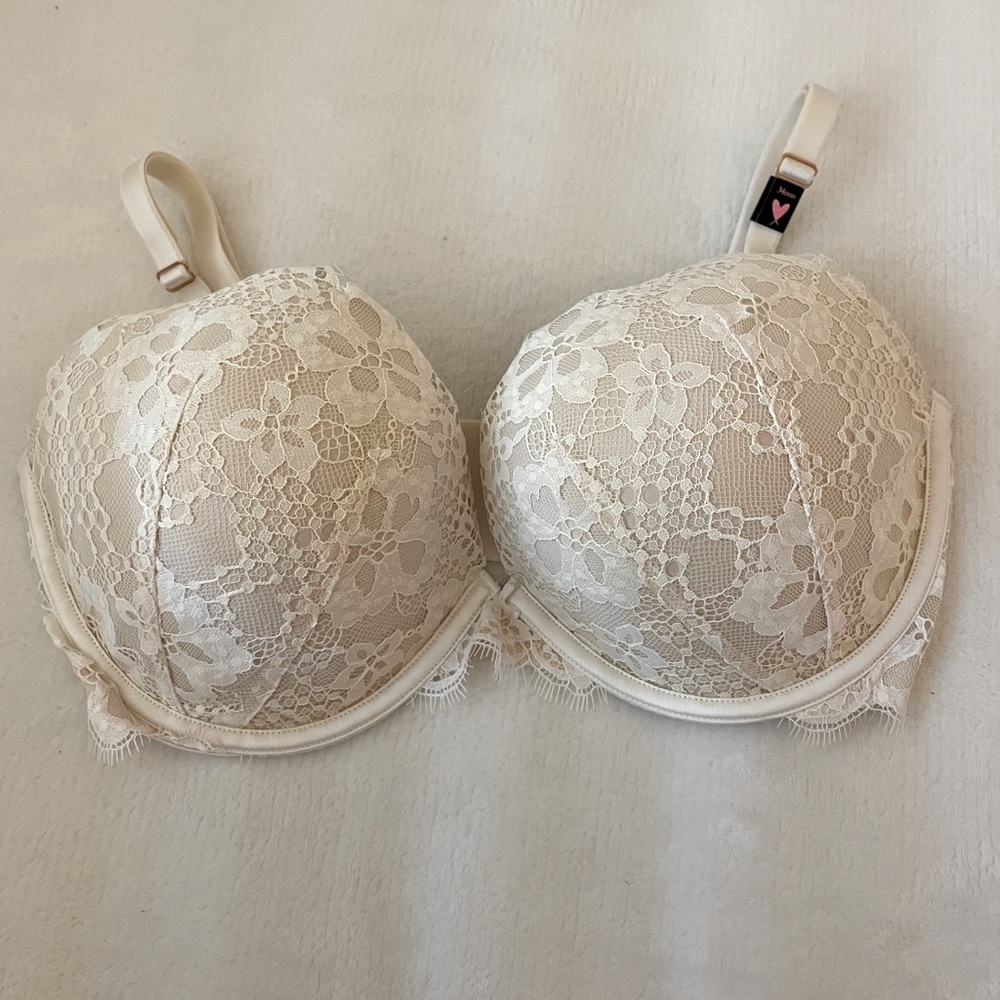 Victoria’s Secret push up bra NWOT